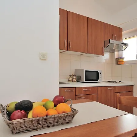 1 Bedroom In Apartment