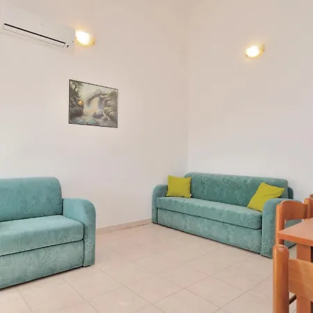 Apartment 1 Bedroom In Privlaka (Zadar)
