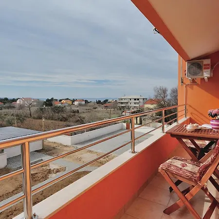 1 Bedroom In Apartment *