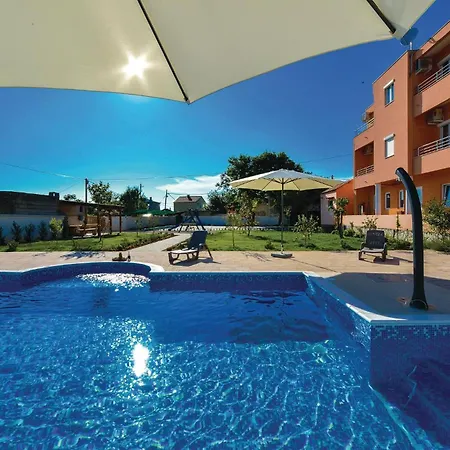 1 Bedroom In Apartment